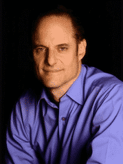 Гей-прайд 2012 в Лос-Анджелесе: активист Майкл Вайнштейн отвечает на вопрос &laquo;Что значит быть геем?&raquo;