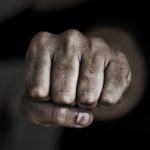 Подсудимый националист угрожает пострадавшей от гомофобного нападения петербурженке
