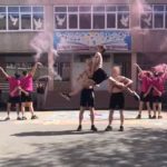 [Видео]: &laquo;Нельзя прогибаться под Соловьёва!&raquo; Родители вступились за директора лицея в Екатеринбурге