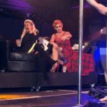 Сотрудника полиции наказали за стриптиз
