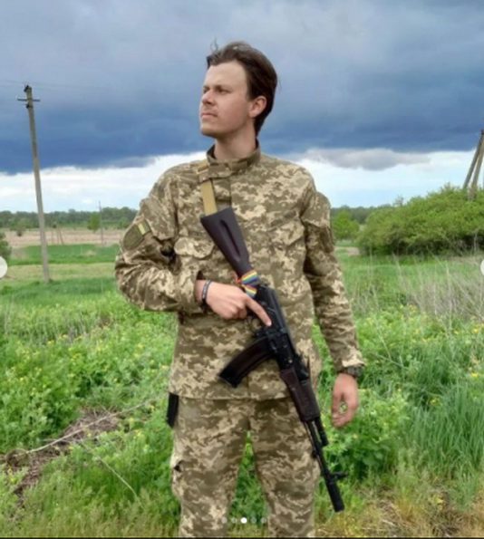 ЛГБТ-военные