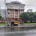 Дело ЛГБТ+ призывает поддержать их у здания суда 28 ноября