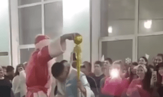 В Краснодаре снегурочка снова стала "ЛГБТ-пропагандой"