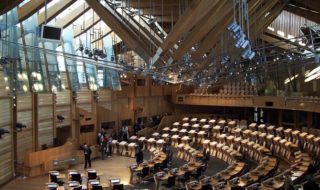 Шотландия добавит уголовное наказание за гомофобию и трансфобию