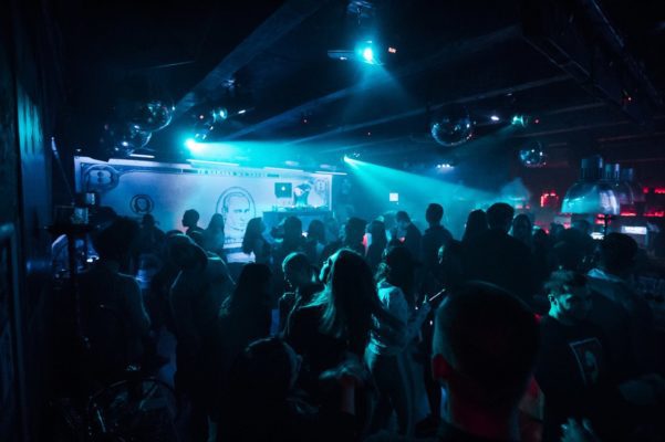 Участников вечеринки &laquo;Amore party&raquo; оштрафовали за &laquo;ЛГБТ-пропаганду&raquo;