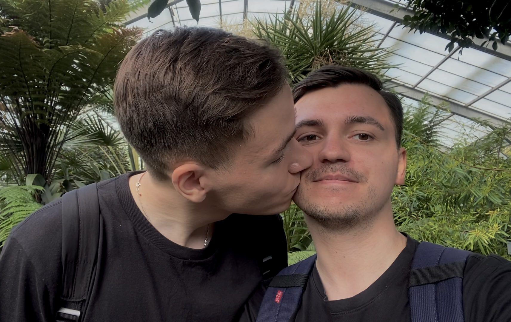 &laquo;Германия уже не та, зачем вы сюда приехали?&raquo; &ndash; интервью с ЛГБТ-эмигрантами