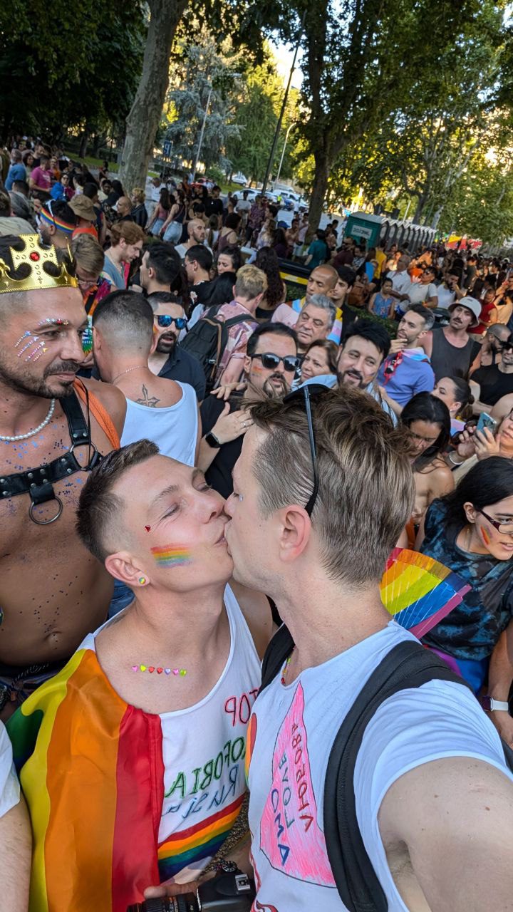 ЛГБТ эмиграция Испания