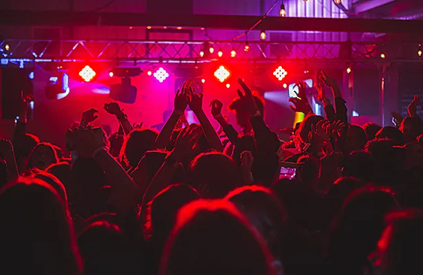 ЛГБТ пропаганда гей клуб