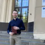 «Учитель-гей? Это недопустимо, мы школа!» История аутинга школьного квир-учителя из России