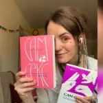 активистка Саша Казанцева со своей книгой "Сам секс"