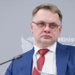Замминистра юстиции Макси Бесхмельницын предложил ввести миллионную пошлину за смену гендерного маркера в паспорте (она запрещена)