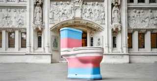 Third Toilet от BBH London